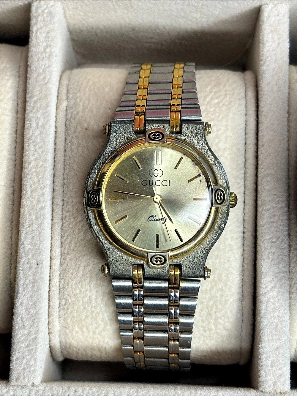 1980s Gucci 9000M Two-Tone Vintage Watch Unisex